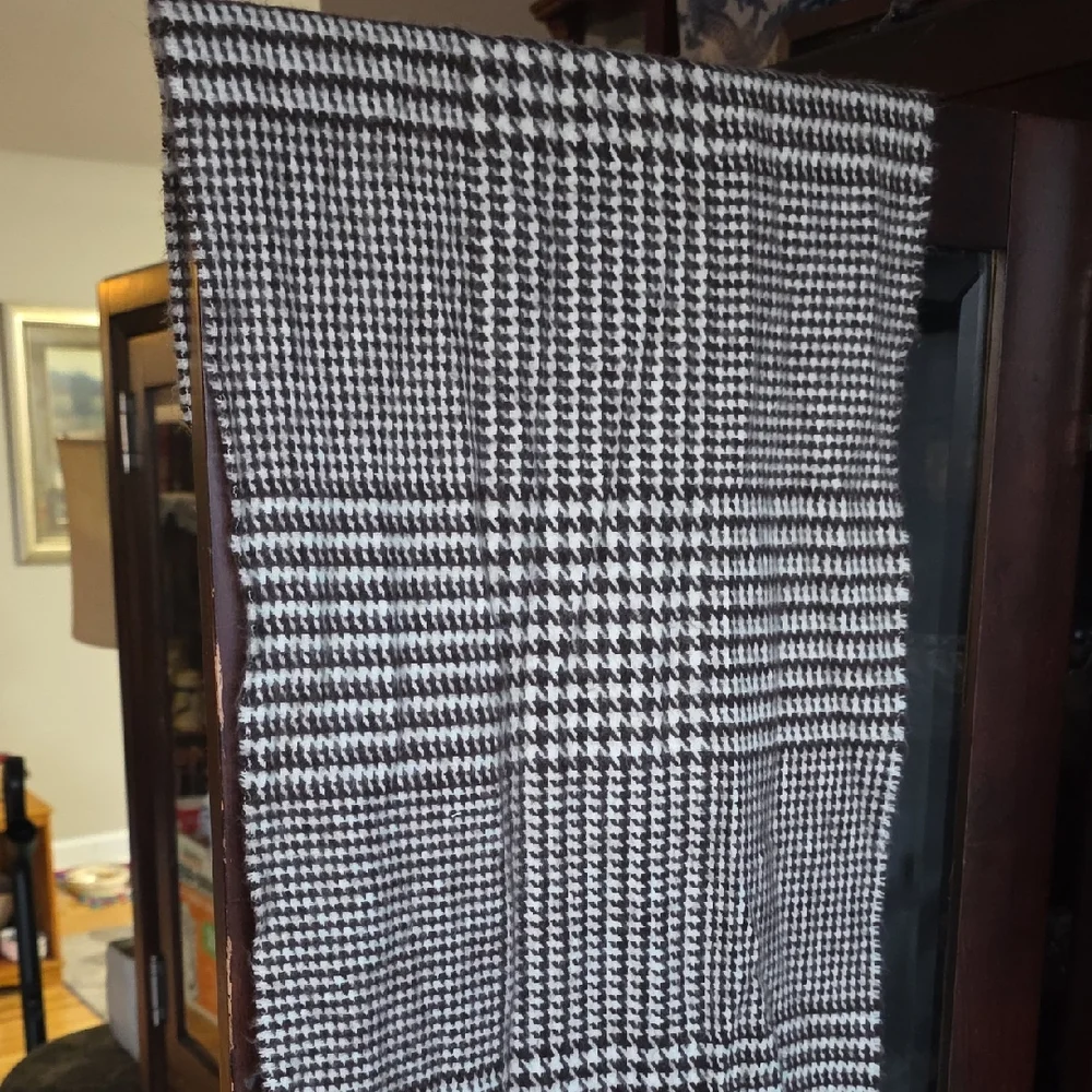 Black and White Houndstooth Softest Unisex Scarf